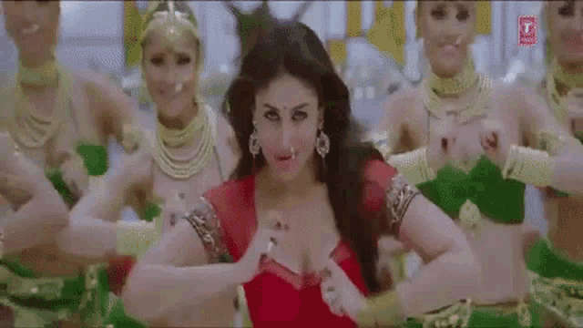 Chammak Challo Ra One GIF - Chammak Challo Ra One Kareena Kapoor GIFs
