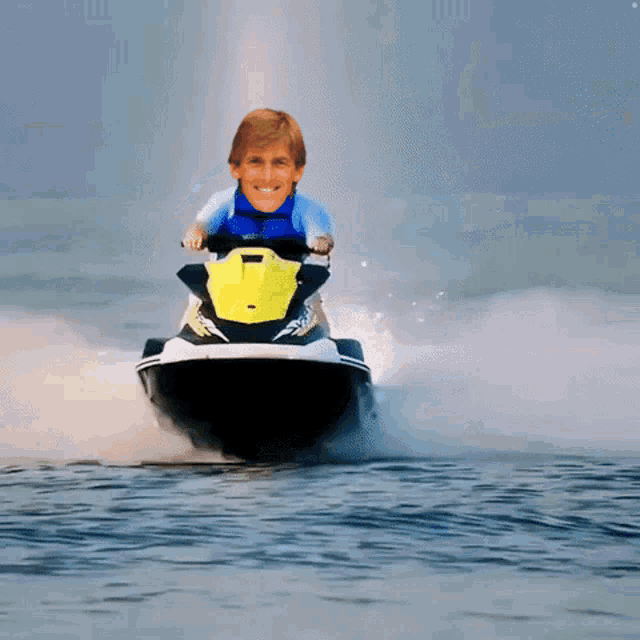 King Kenny Jet Ski GIF - King Kenny Jet Ski Water Splashing GIFs