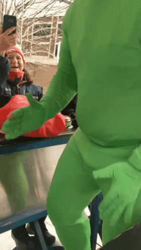 Running Man Green Man Suit GIF - Running Man Green Man Suit Effl GIFs