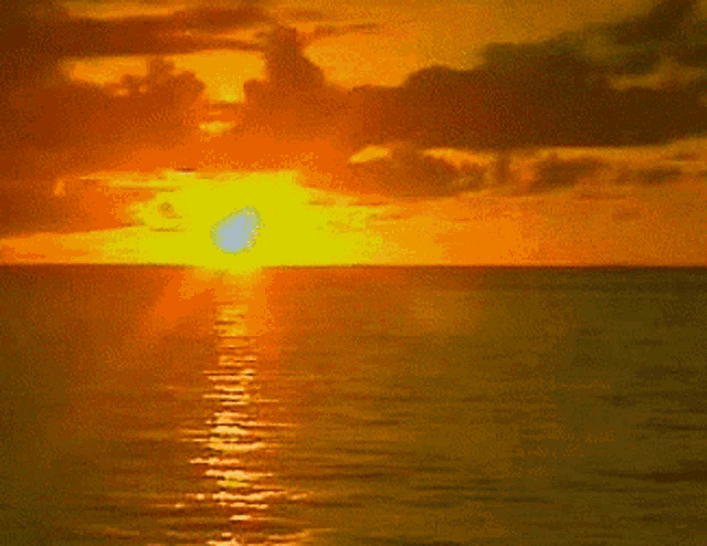 A Caribbean Sunset Sunset Over Water GIF - A Caribbean Sunset Sunset Over Water Sunshine GIFs