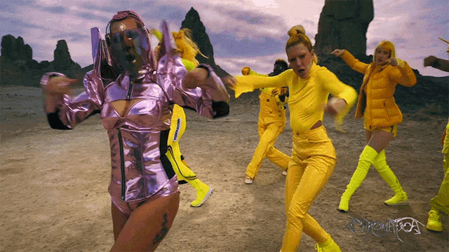 All I Ever Wanted Was Love Love Me GIF - All I Ever Wanted Was Love Love Me Alien GIFs