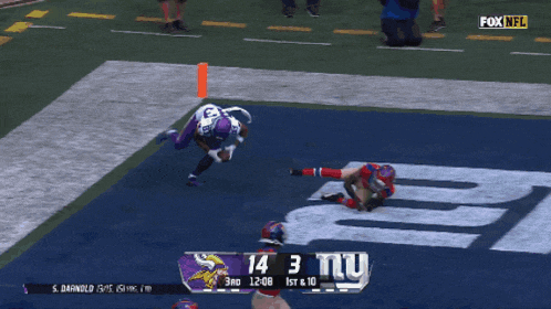 a football game between the vikings and the giants is being shown on fox nfl