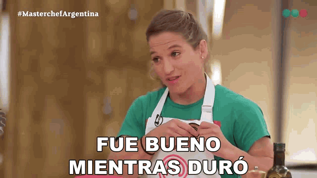 a woman says fue bueno mientras duro on a television screen
