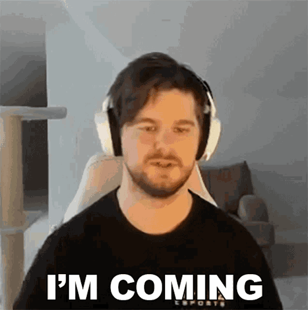Im Coming Barraccudda GIF - Im Coming Barraccudda Im Going There GIFs