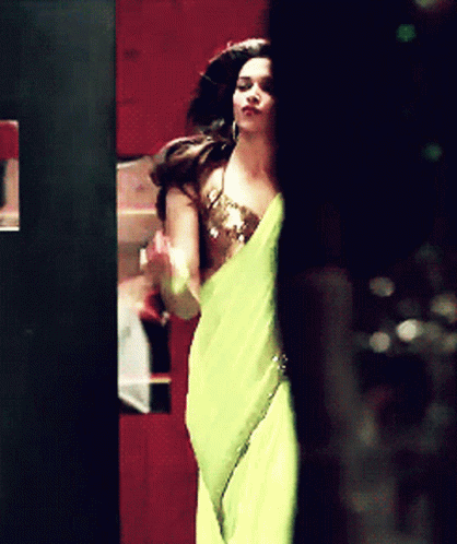 Deepika Bollywood GIF - Deepika Bollywood Hot GIFs