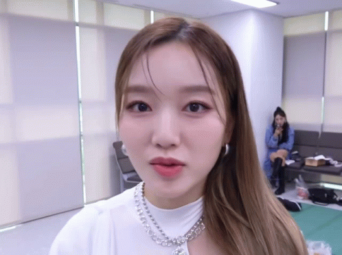 Loona Gowon GIF - Loona Gowon Thumbs Up GIFs