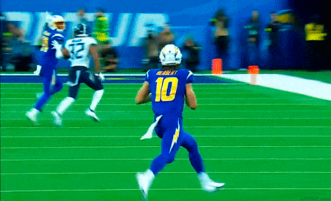 Justin Herbert Chargers GIF - Justin Herbert Chargers La Chargers GIFs