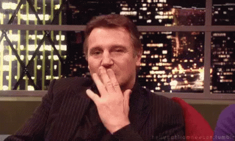 Liam Neeson Sabe Que Lo Has Hecho Bien GIF - Bien Hecho Muy Bien Beso GIFs