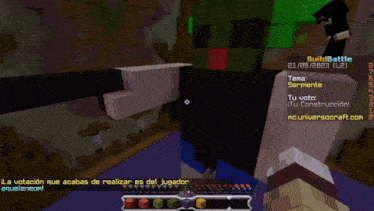 a screenshot of a video game with the words construccion in green