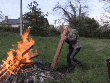 Martien Meiland Chateau Meiland Log On The Fire GIF - Martien Meiland Chateau Meiland Log On The Fire Fuel For The Fire GIFs