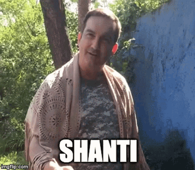 El Poeta Shanti Shanti GIF - El Poeta Shanti Shanti Hand Gesture GIFs
