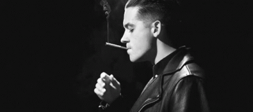 Sigarai̇çen Adam Smoking GIF - Sigarai̇çen Adam Smoking Sad GIFs