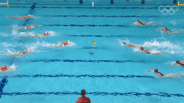 Getting The Ball United States Womens National Water Polo Team GIF - Getting The Ball United States Womens National Water Polo Team Hungary Womens National Water Polo Team GIFs