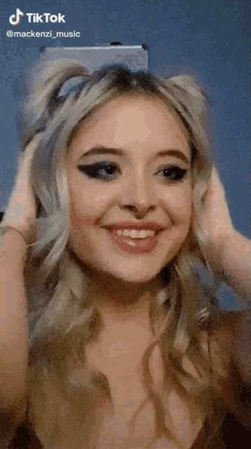 Blonde Moment GIF - Blonde Moment GIFs