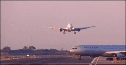 Airplane Landing GIF - Airplane Landing GIFs