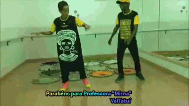 Professora Mirna Valtatui Dance GIF - Professora Mirna Valtatui Dance Moves GIFs