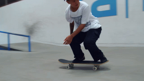 Skateboarding Red Bull GIF - Skateboarding Red Bull Skateboard Stunt GIFs