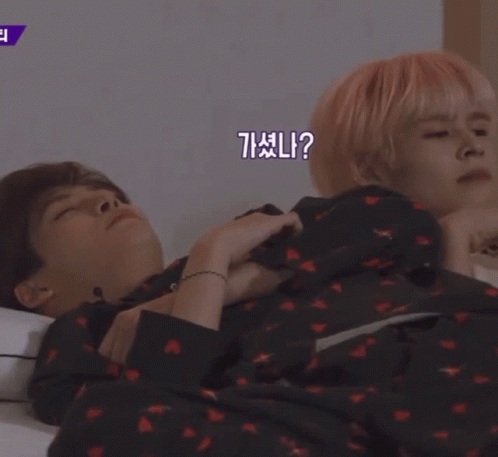 Cravity Koojungmo GIF - Cravity Koojungmo Jungmo Waking Up GIFs