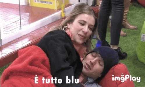 Tutto Blu Couple GIF - Tutto Blu Couple Hug GIFs