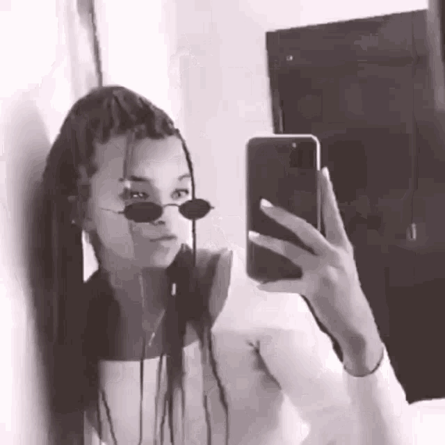 Joalin Loukamaa Mirror Selfie GIF