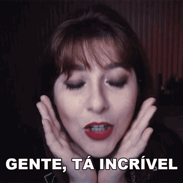 a close up of a woman 's face with the words gente ta incrivel above her