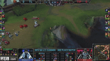 a league of legends game is being played with a scoreboard that says 2015 na lcs summer 3rd place match