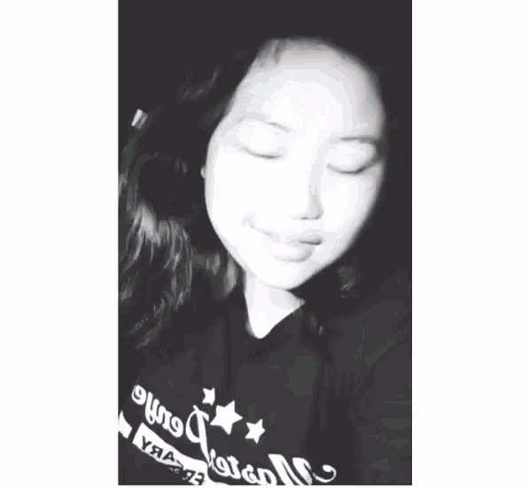 a picture of a girl with the words udah cantik kan on the bottom right