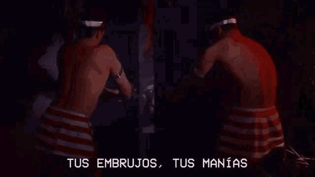 Tus Embrujos Tus Manias GIF
