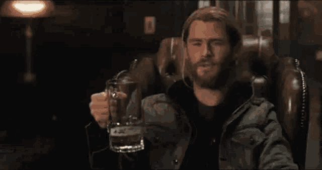 Beer Drinking GIF - Beer Drinking Thor GIFs