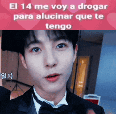a young man in a tuxedo with the words el 14 me voy a drogar para alucinar que te tengo above him
