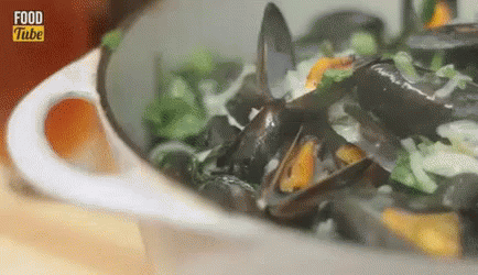 Moules-frites GIF - Moules Frites Mussels GIFs