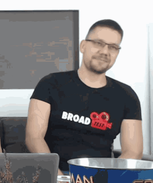 Broadtest Happy GIF - Broadtest Happy Laughing GIFs