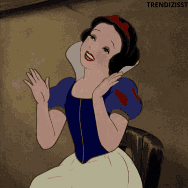 a cartoon drawing of snow white with the words trendizisst below her