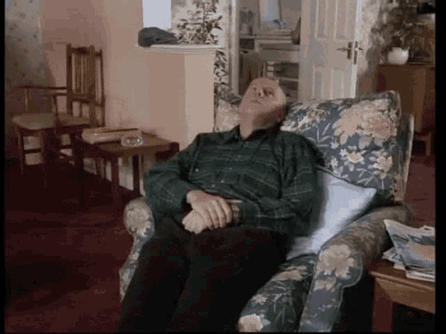 One Foot In The Grave Victor Meldrew GIF - One Foot In The Grave Victor Meldrew Phone GIFs