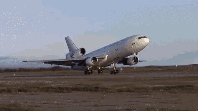 Takeoff Dc10 GIF - Takeoff Dc10 Airplane GIFs