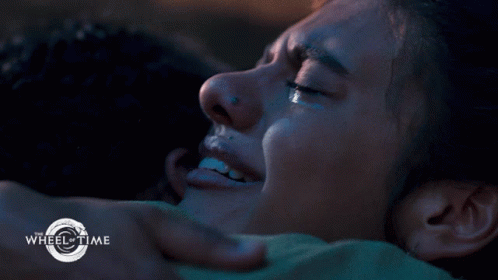 Hugging Egwene Alvere GIF - Hugging Egwene Alvere The Wheel Of Time GIFs