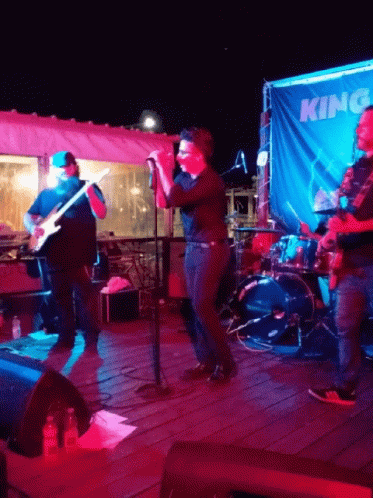 Kinghowl Band GIF - Kinghowl Band Singing GIFs