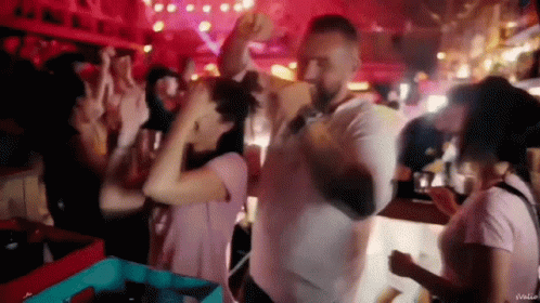 Icko Bar GIF - Icko Bar Party GIFs