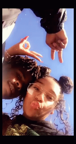 Couples Peace Sign GIF - Couples Peace Sign Out GIFs