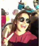 Emilly Araujo Peace Sign GIF - Emilly Araujo Peace Sign Smile GIFs