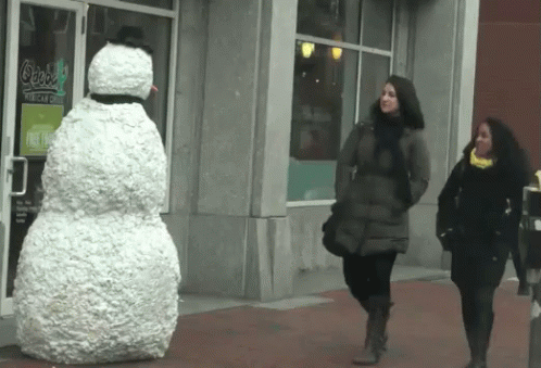 Freaky Snowman - Freaky GIF - Snow Man Move Moving GIFs