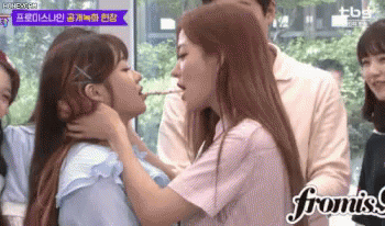 ポッキーゲーム キス　公園少女  공원소녀 韓国 アイドル GIF - Pocky Game Kiss Park Girl GIFs