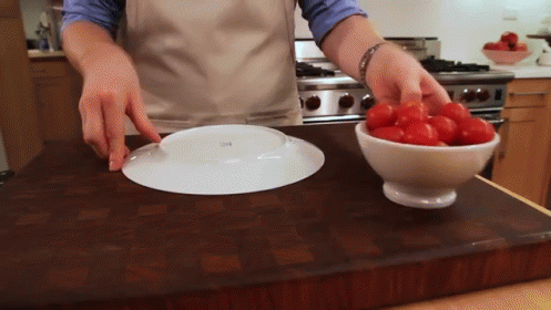 Quick Way To Cut Cherry Tomatoes GIF
