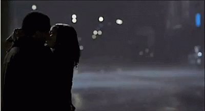 Kiss Couple GIF - Kiss Couple Rain GIFs