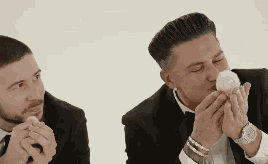Pauly Kissing Chick Peck GIF