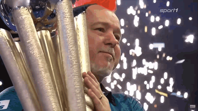 Peter Wright Celebrate GIF - Peter Wright Celebrate Trophy GIFs