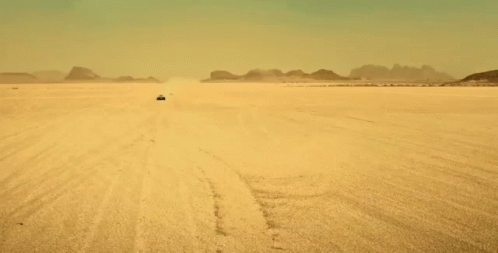 Esto Es Un Desierto GIF - Desierto Formula Uno Vacio GIFs