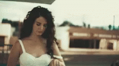 Lana Del Rey Bend GIF - Lana Del Rey Bend GIFs