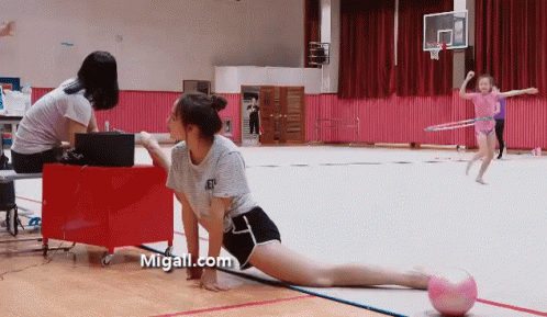 성소 리듬체조 체조 우주소녀 유연 다리찢기 GIF - Cheng Xiao Rhythmic Gymnastics GIFs