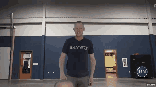 a man wearing a shirt that says baynet